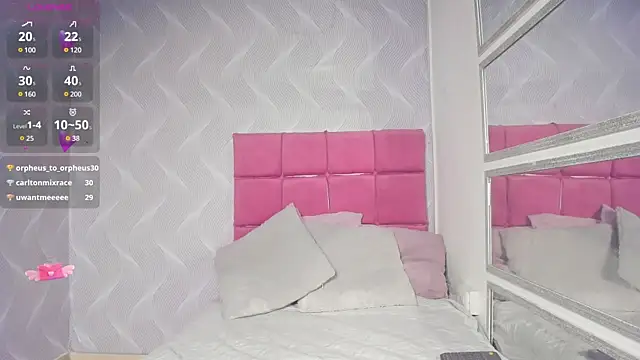 Snapshot of julieta_aguilar1 chatting on 01/28/25, 01:29 julieta aguilar1 online show from 01/28/25, 01:29