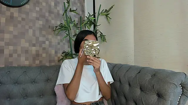 Snapshot of julieta_aguilar1 chatting on 09/28/25, 08:14 julieta aguilar1 online show from 09/28/25, 08:14