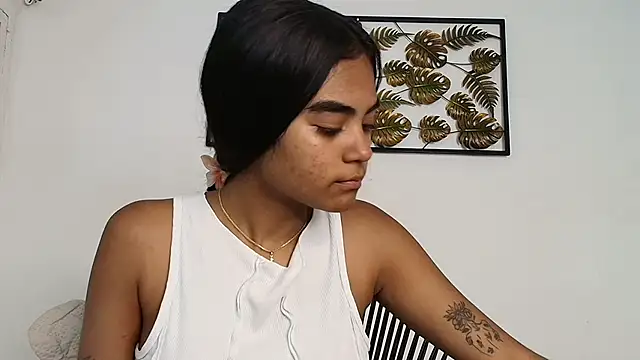 Snapshot of julieta_aguilar1 chatting on 10/05/25, 07:23 julieta aguilar1 online show from 10/05/25, 07:23