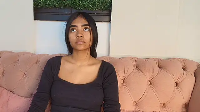 Snapshot of julieta_aguilar1 chatting on 10/11/25, 07:23 julieta aguilar1 online show from 10/11/25, 07:23