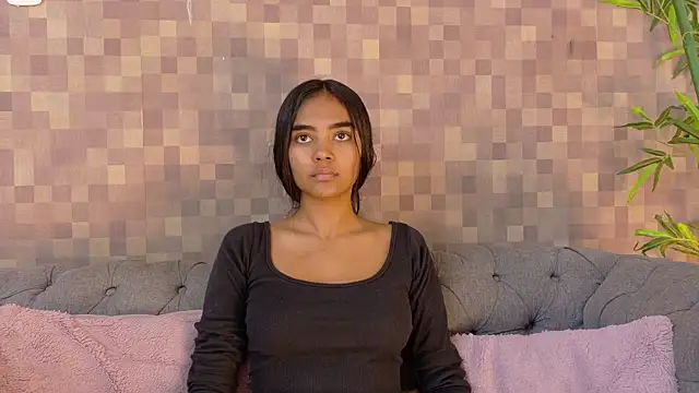 Snapshot of julieta_aguilar1 chatting on 10/20/25, 08:31 julieta aguilar1 online show from 10/20/25, 08:31