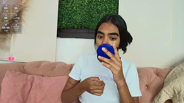 Snapshot of julieta_aguilar1 chatting on 10/25/25, 07:08 julieta aguilar1 online show from 10/25/25, 07:08