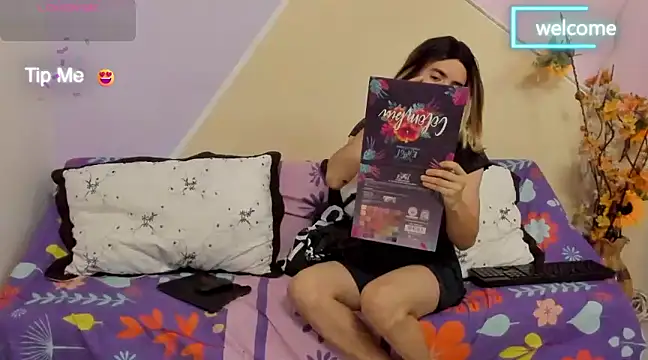 Snapshot of KurumetWink10 chatting on 01/29/25, 12:35 KurumetWink10 online show from 01/29/25, 12:35