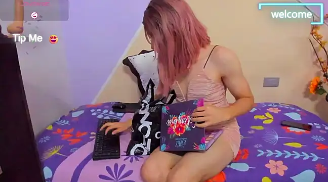 Snapshot of KurumetWink10 chatting on 02/13/25, 12:32 KurumetWink10 online show from 02/13/25, 12:32