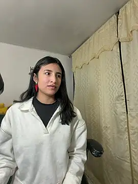 paulinamoons1 online show from 04/30/26, 01:01