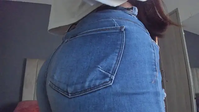 Charlotte Olsen  online show from 02/13/25, 06:48