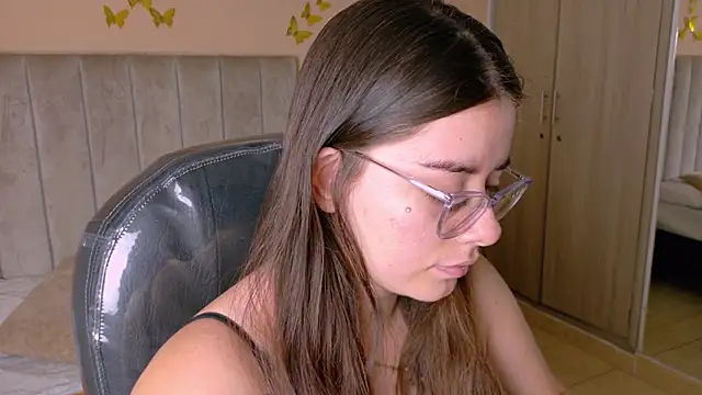 Charlotte Olsen  online show from 06/30/26, 07:48