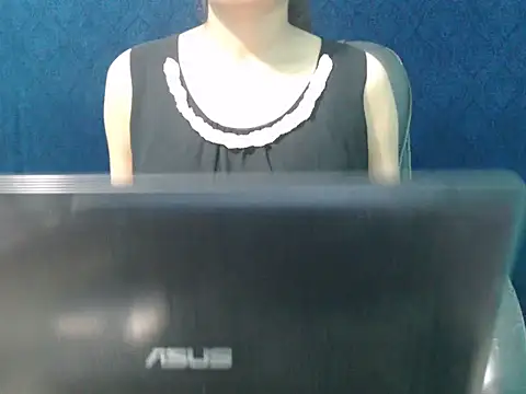 Snapshot of Yashi chatting on 09/18/25, 06:32 Yashi online show from 09/18/25, 06:32