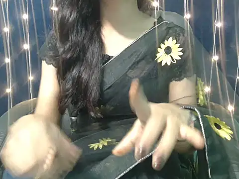 Yashi online show from 10/29/25, 11:56