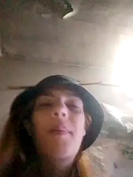 spacegirlll online show from 12/22/24, 02:38