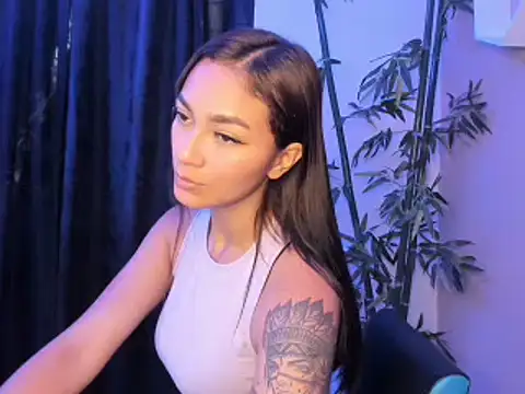 ASIAM BRUNET online show from 04/16/26, 10:23