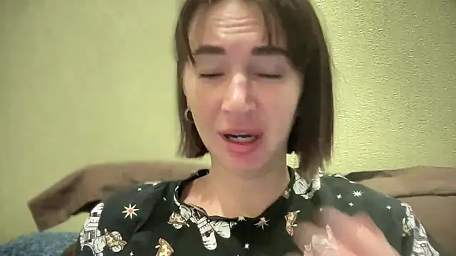 Snapshot of EvilDemon94 chatting on 10/03/25, 03:20 EvilDemon94 online show from 10/03/25, 03:20