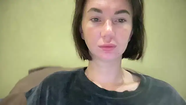 Snapshot of EvilDemon94 chatting on 10/04/25, 04:32 EvilDemon94 online show from 10/04/25, 04:32