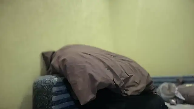 Snapshot of EvilDemon94 chatting on 11/25/25, 05:18 EvilDemon94 online show from 11/25/25, 05:18