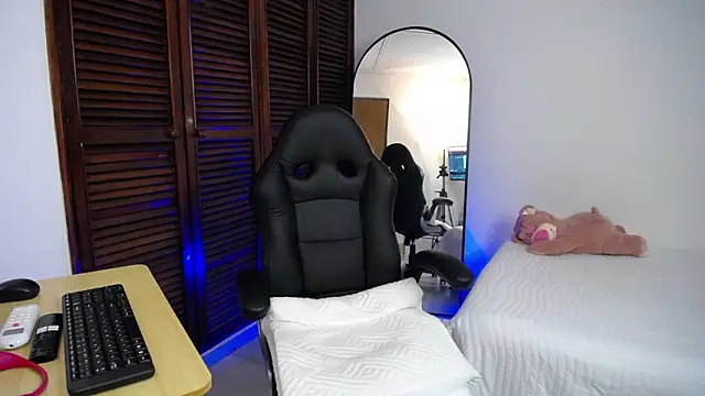 karoll marquez online show from 01/17/25, 08:44