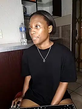 Lucy Blacksilk online show from 09/11/25, 11:49