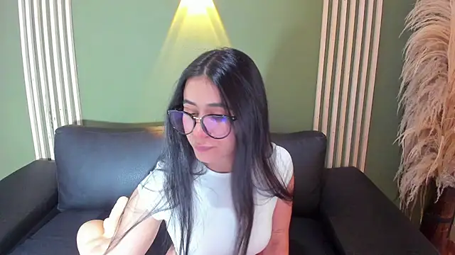 Snapshot of ChloeTurner_ chatting on 11/12/25, 08:30 ChloeTurner online show from 11/12/25, 08:30