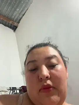 Snapshot of cutiepeach chatting on 10/17/25, 01:31 cutiepeach online show from 10/17/25, 01:31
