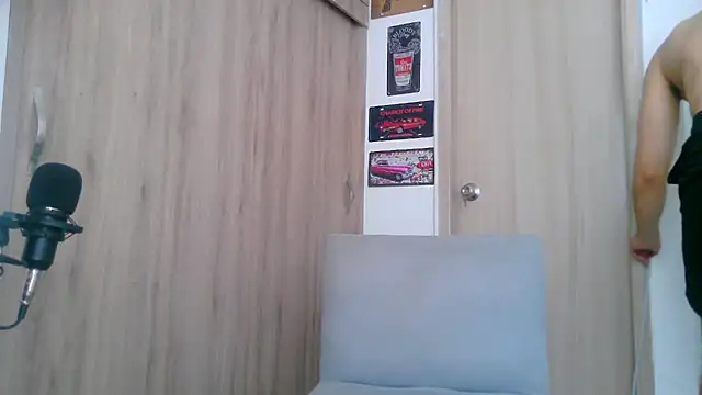 Aaron kwok28 online show from 10/09/25, 05:00