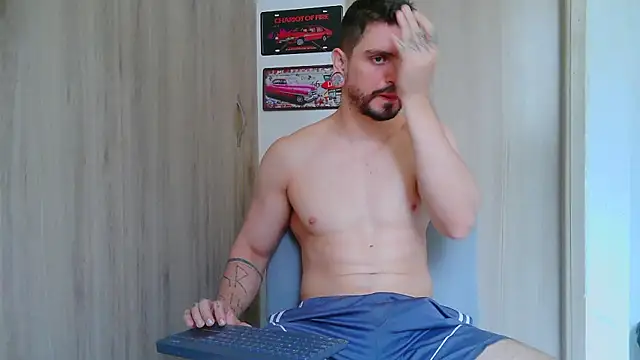 Aaron kwok28 online show from 04/18/26, 04:22