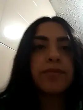 Snapshot of _laina_ chatting on 12/17/24, 04:01 laina online show from 12/17/24, 04:01