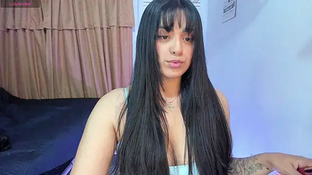 Snapshot of _laina_ chatting on 02/22/25, 05:23 laina online show from 02/22/25, 05:23