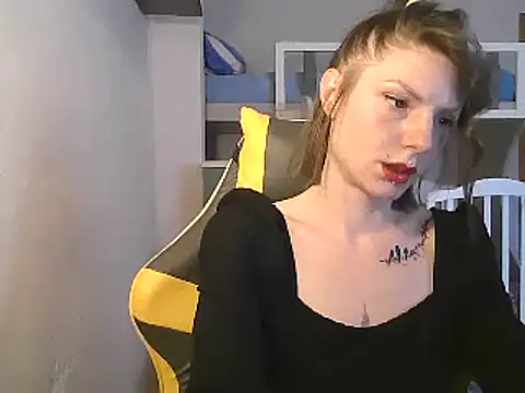 Feli blue online show from 02/18/25, 12:06