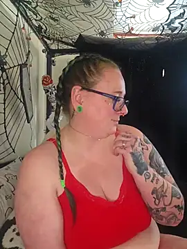 Bunny Cummings online show from 10/22/25, 01:33