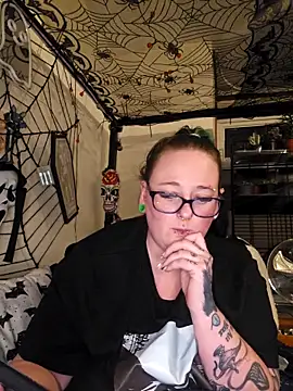 Bunny Cummings online show from 11/09/25, 10:41