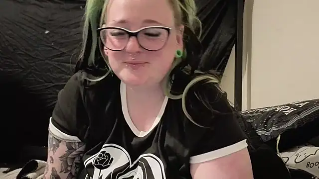 Bunny Cummings online show from 04/25/26, 09:23