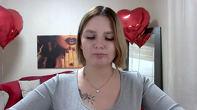 Snapshot of DianeMills chatting on 02/24/25, 03:44 DianeMills online show from 02/24/25, 03:44