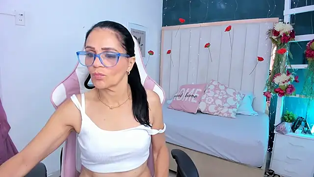 margot smith  online show from 03/28/26, 12:38