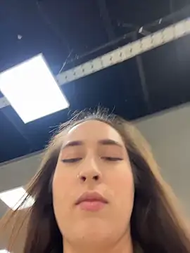 Holly Play online show from 10/27/25, 09:13