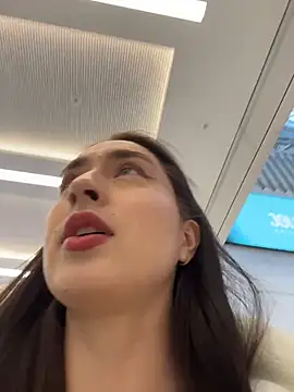 Holly Play online show from 02/09/26, 11:58