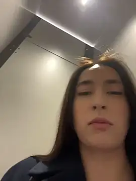 Holly Play online show from 03/09/26, 12:09