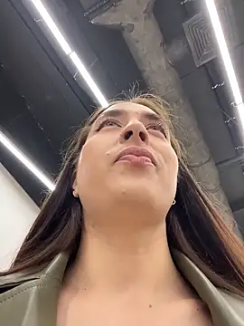 Holly Play online show from 03/23/26, 11:58