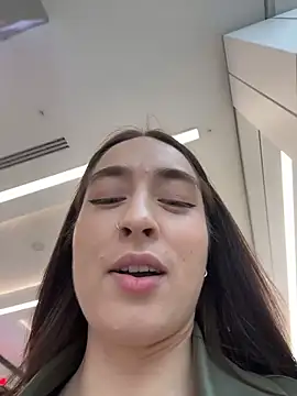 Holly Play online show from 04/13/26, 11:59