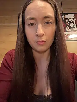 Holly Play online show from 05/26/26, 10:00