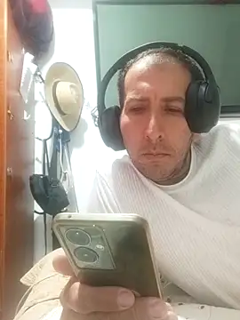 Snapshot of Alexand1999 chatting on 05/22/26, 02:12 Alexand1999 online show from 05/22/26, 02:12