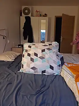 Chaudesquirt online show from 02/18/26, 07:04