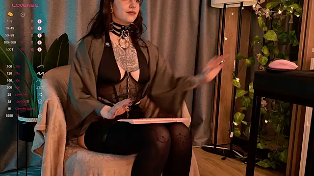 MichaellaMoon online show from 12/10/24, 01:22