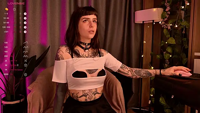 MichaellaMoon online show from 12/11/24, 08:50