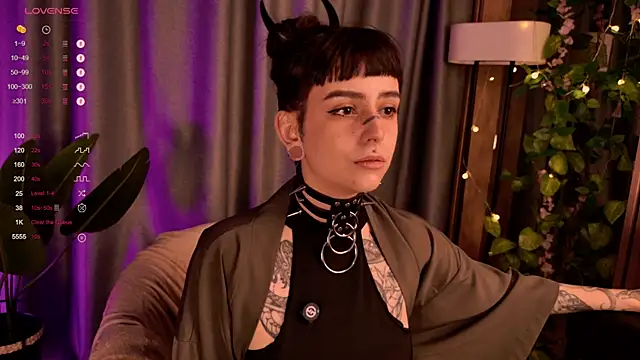 MichaellaMoon online show from 12/12/24, 08:32