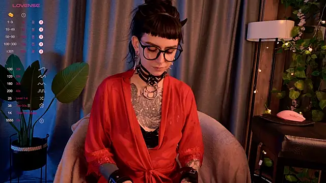 MichaellaMoon online show from 12/19/24, 11:57