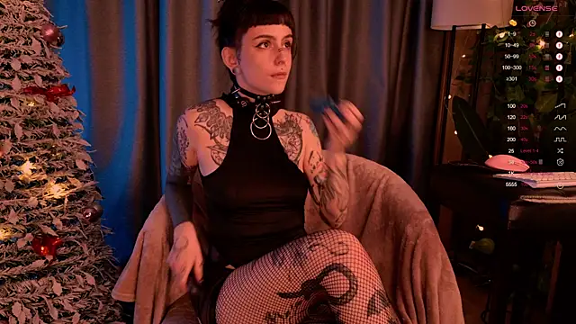 MichaellaMoon online show from 12/29/24, 11:39