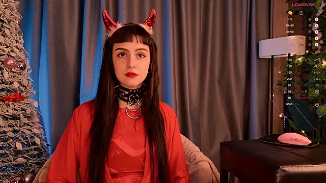 MichaellaMoon online show from 12/31/24, 08:02