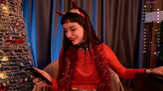 MichaellaMoon online show from 12/31/24, 11:06