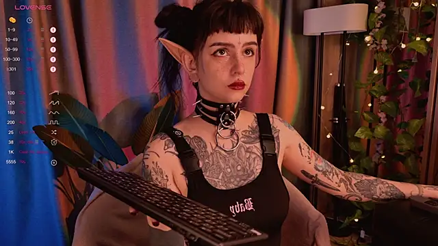 MichaellaMoon online show from 01/31/25, 09:48