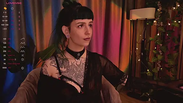 MichaellaMoon online show from 02/05/25, 10:12