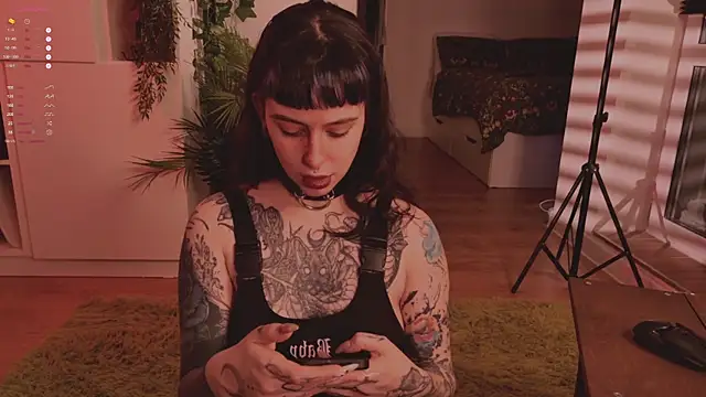 MichaellaMoon online show from 10/03/25, 06:38